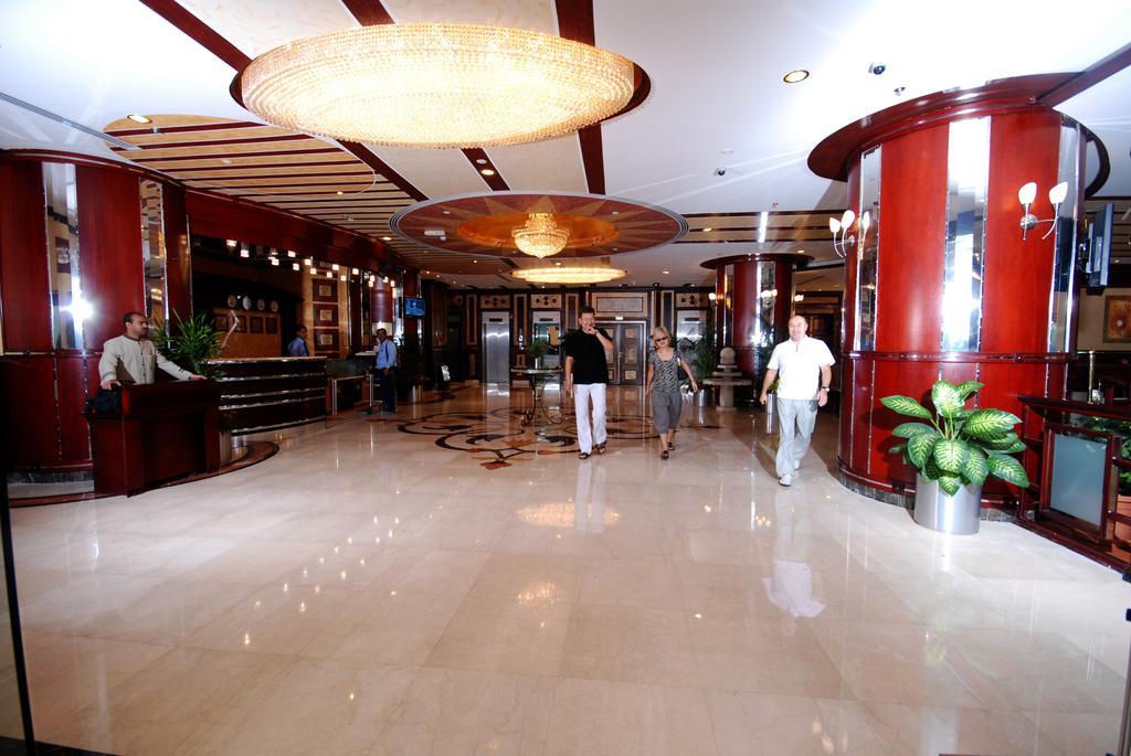 Al Bustan Tower Hotel Suites Schardscha Exterior foto